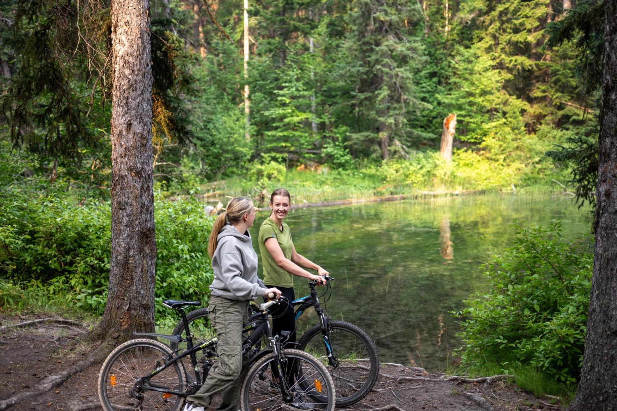 Beaver Guest Ranch Bridge Lake Eksteriør bilde